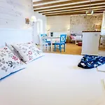 Eco The Dreamers's Club Apartment 4*