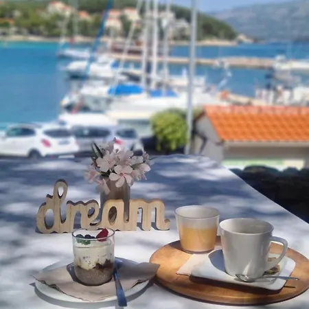 Eco The Dreamers's Club Lumbarda