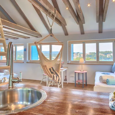 Eco The Dreamers's Club Apartamento Lumbarda