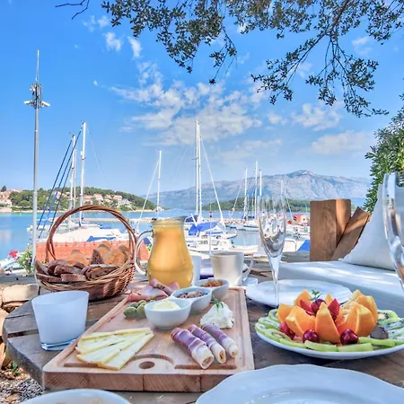 Eco The Dreamers's Club Lumbarda