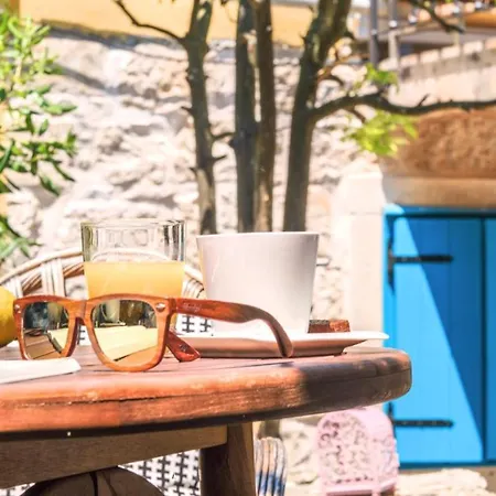 Апартаменты Eco The Dreamers's Club 4*