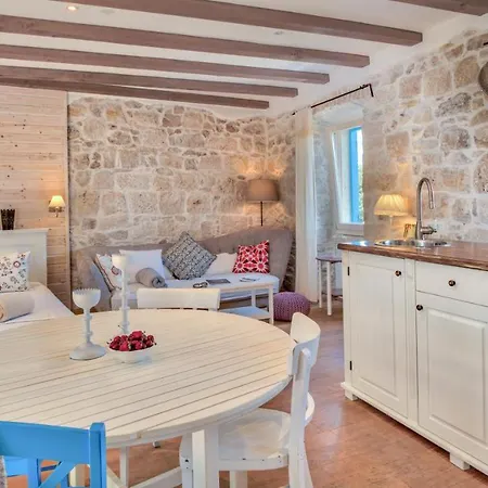 Eco The Dreamers's Club Lumbarda