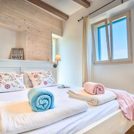 Eco The Dreamers's Club Apartament Lumbarda