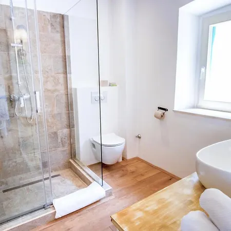 Eco The Dreamers's Club Лумбарда